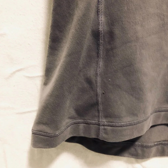 Lululemon Size 4  Racerback Tank Top Built In Bra - Picture 5 of 16